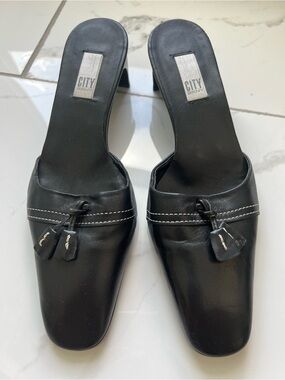 City DKNY Black Leather Mules Made in Spain Size 7